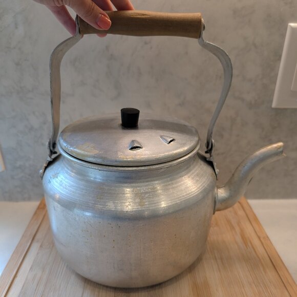 Vintage Aluminum Teapot - TT 27TM - Retro Cuisine Decoration - Picture 5 of 16